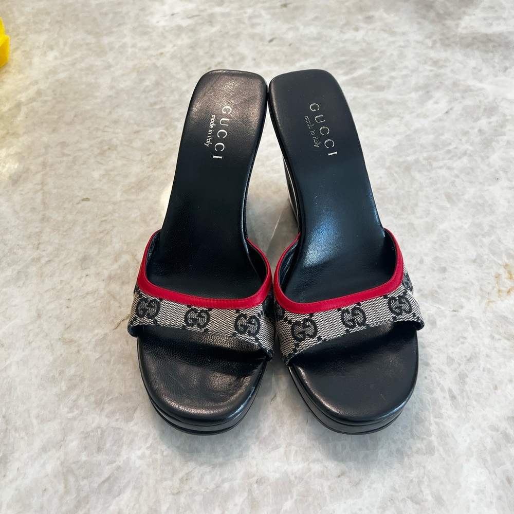 Gucci Authentic Wedges Signature GG Sandals size 37.5